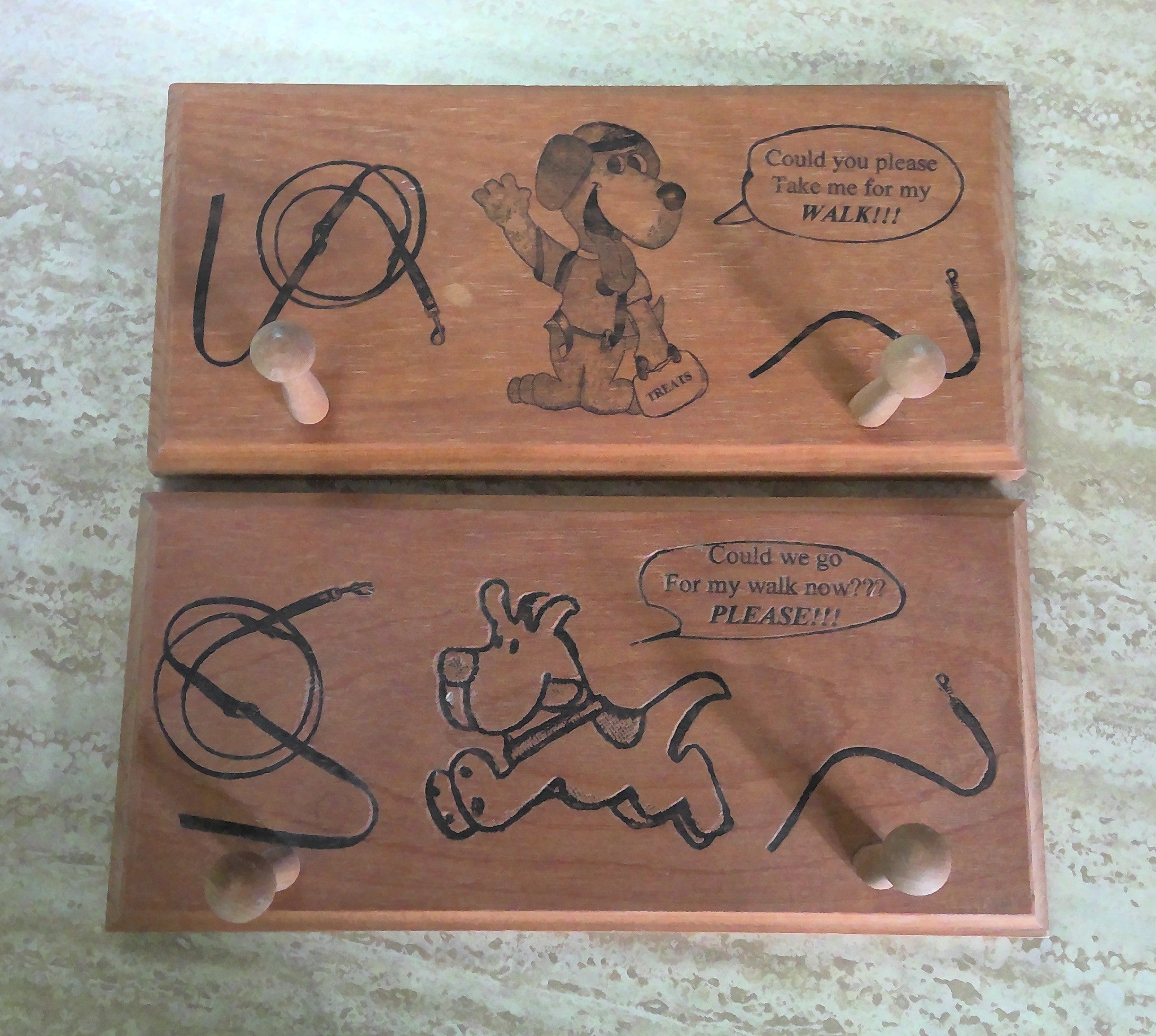 wood leash holder