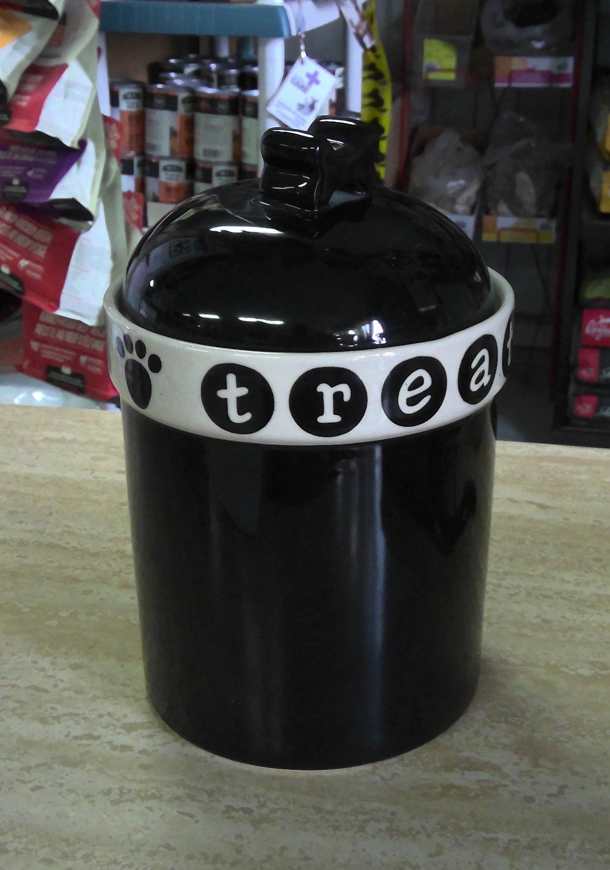 Black 9" treat jar (F223)
